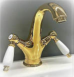 Смеситель для умывальника FIORE Coloniale Золото, белые ручки для ванной комнаты - Фото 1